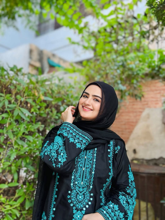 Kaira Embroidered 2 Piece Stitch