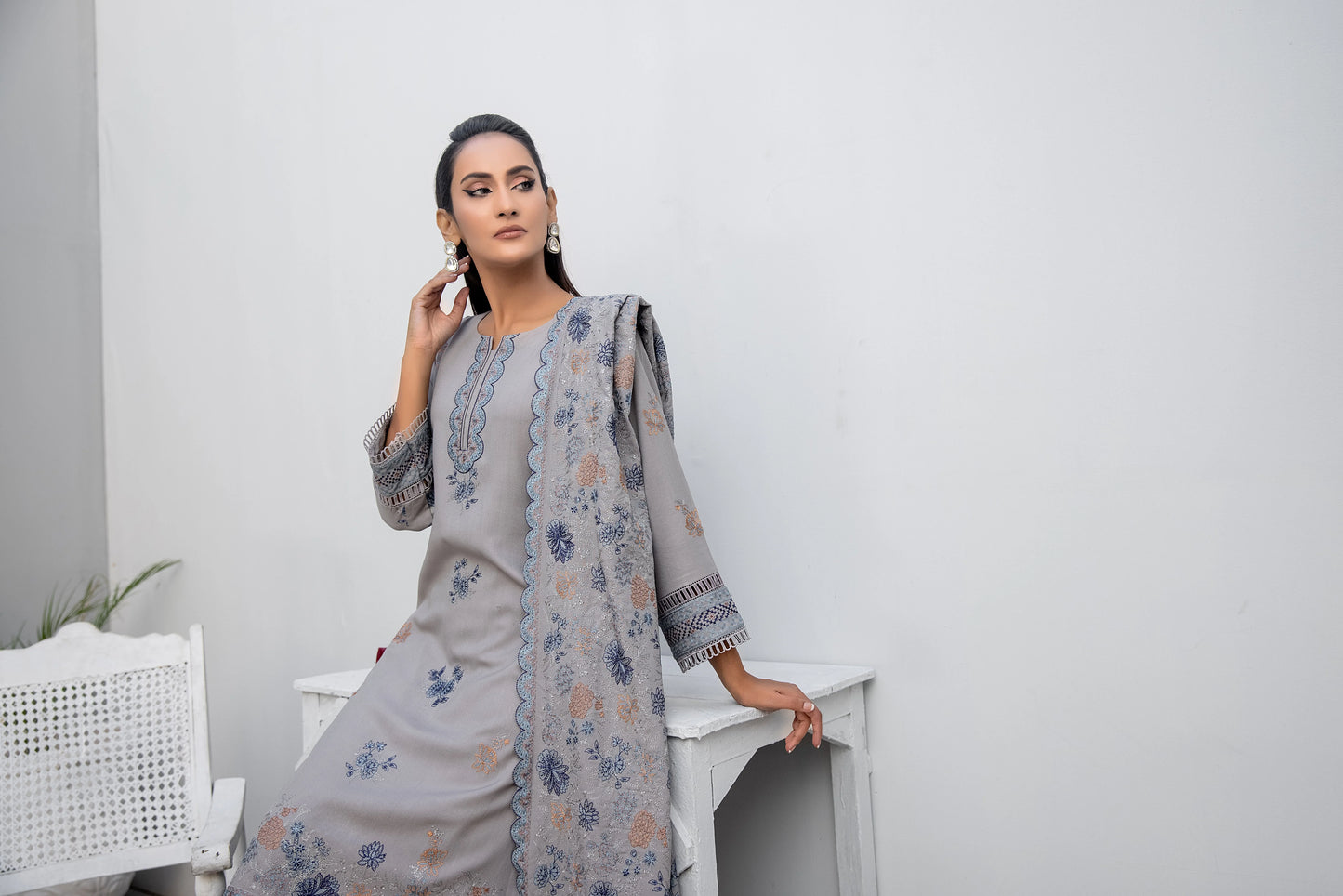 Grey Embroidered Dhanak 3 Piece