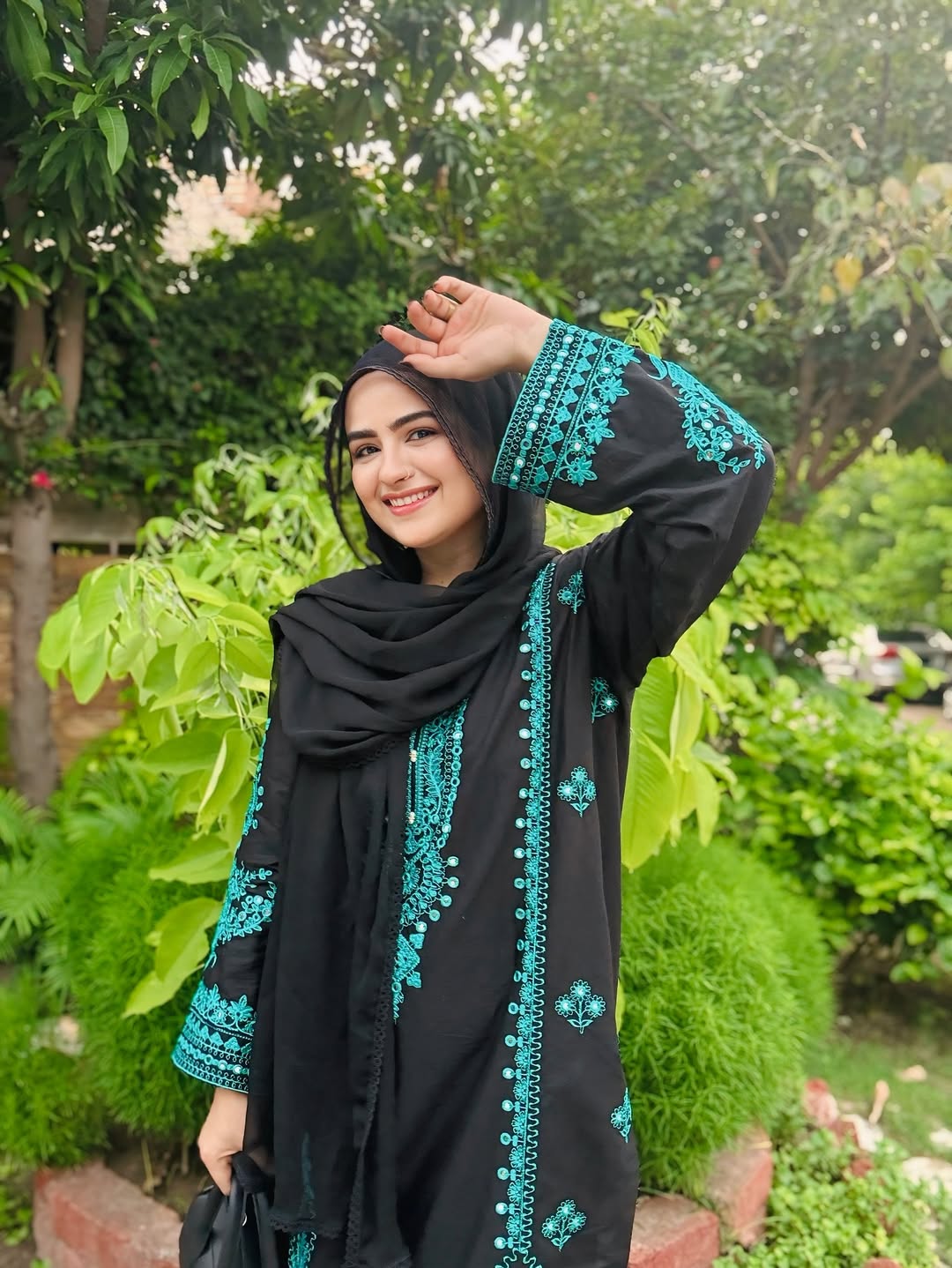 Kaira Embroidered 2 Piece Stitch
