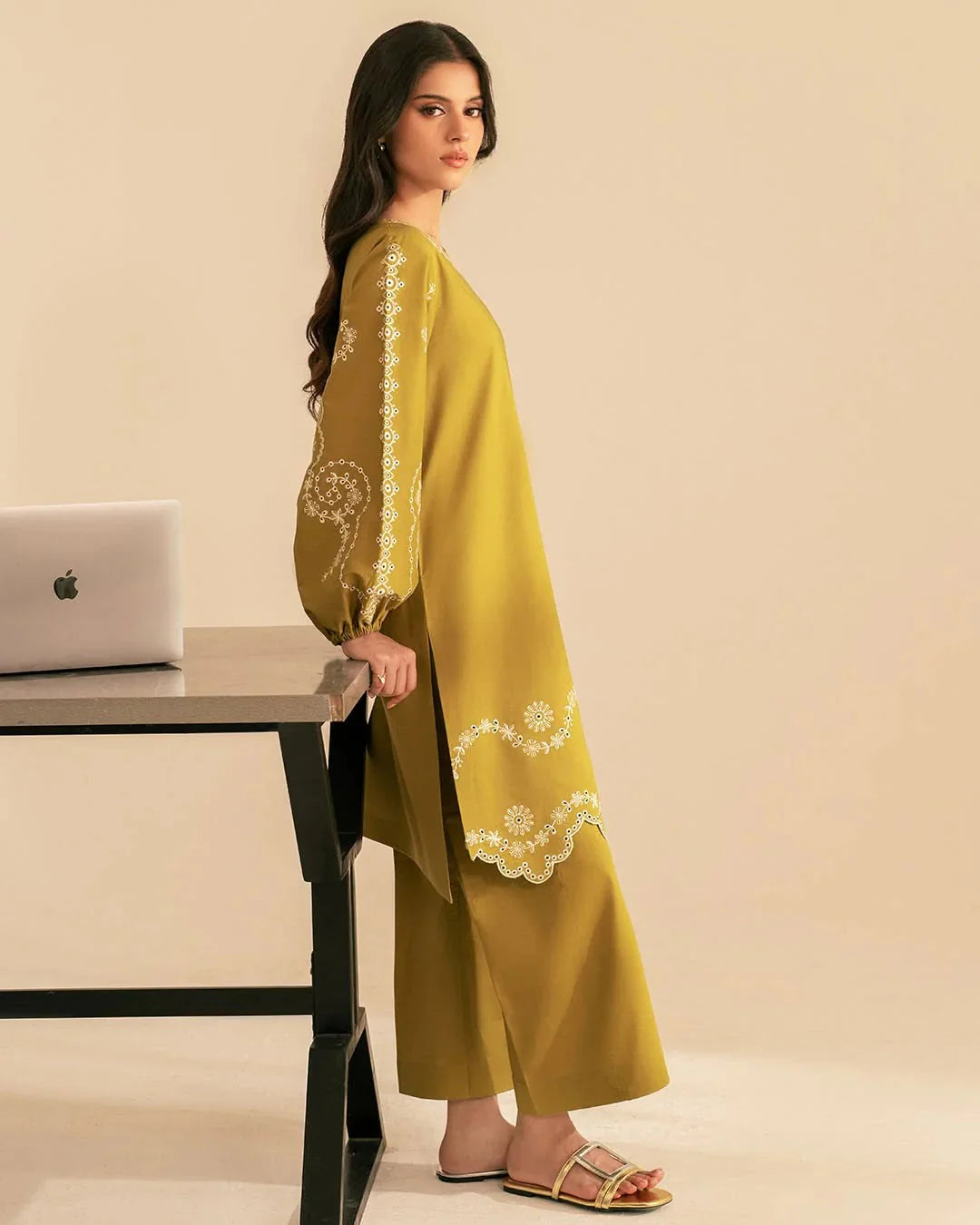 Prishay Embroidered 2 Piece